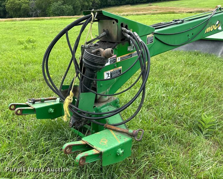 image for item DO5147 John Deere 956  swather / windrower