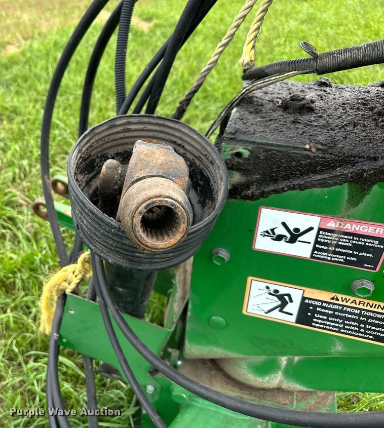 image for item DO5147 John Deere 956  swather / windrower