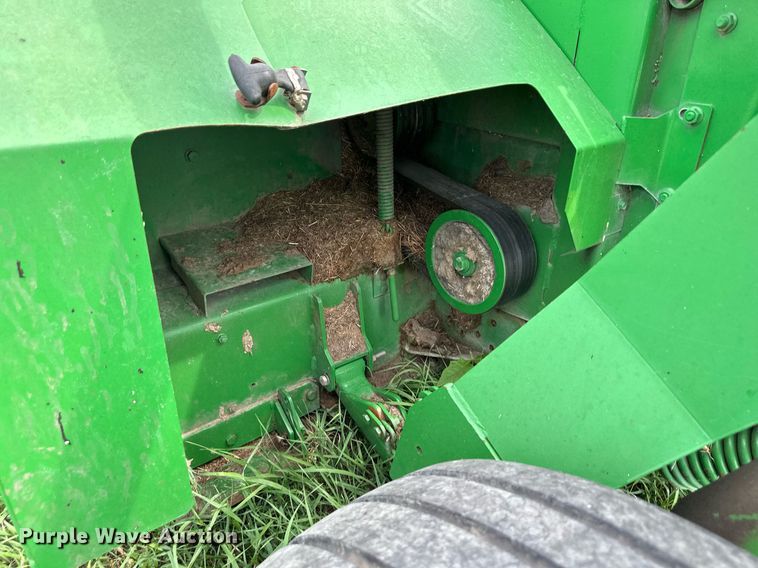 image for item DO5147 John Deere 956  swather / windrower