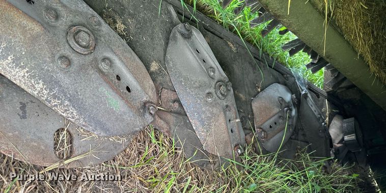 image for item DO5147 John Deere 956  swather / windrower