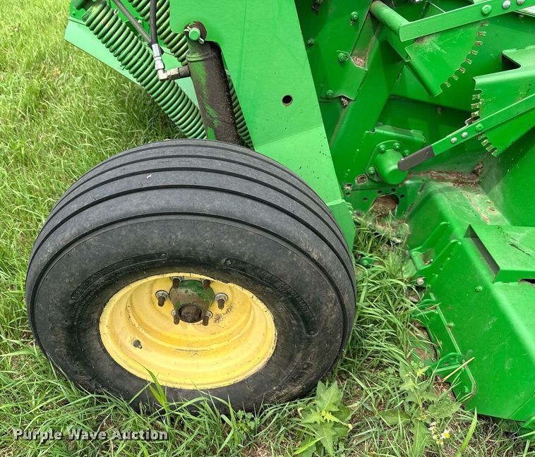 image for item DO5147 John Deere 956  swather / windrower