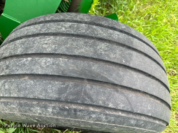 image for item DO5147 John Deere 956  swather / windrower