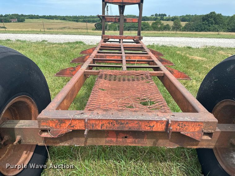 image for item DO5149 Hay bale trailer