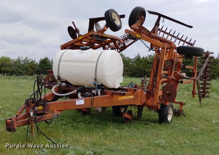 image for item DP3297 Sunflower 8660  sweep plow