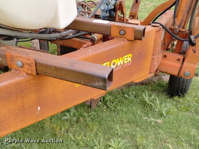 image for item DP3297 Sunflower 8660  sweep plow