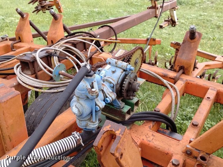 image for item DP3297 Sunflower 8660  sweep plow