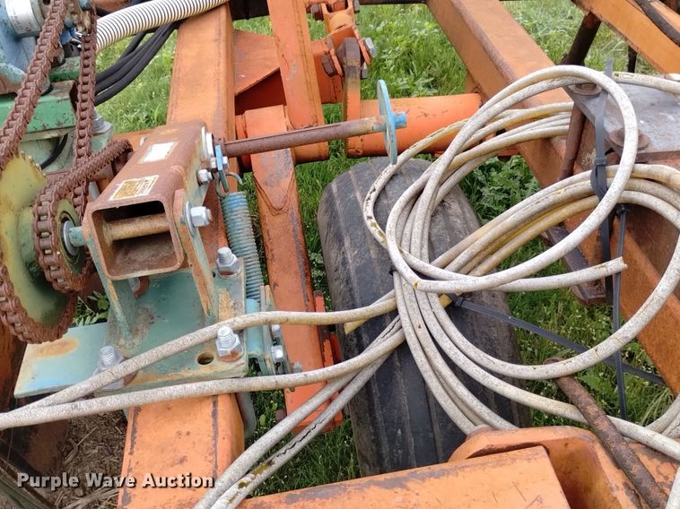 image for item DP3297 Sunflower 8660  sweep plow