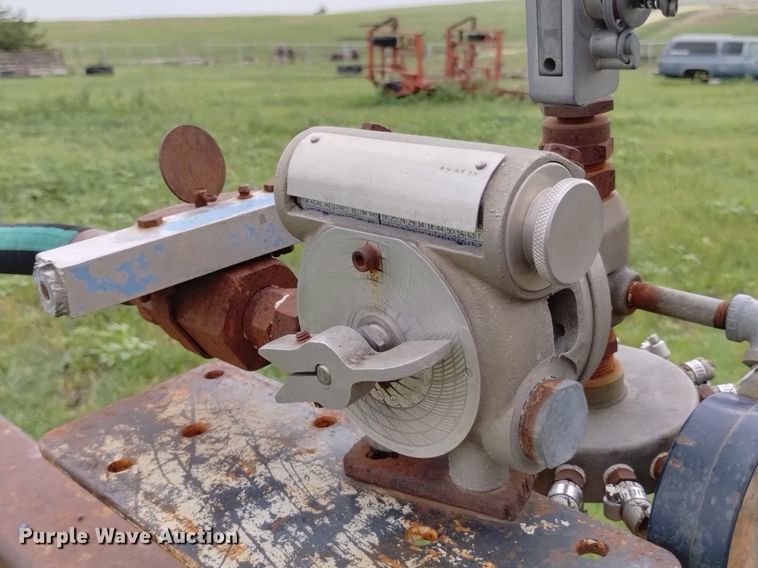 image for item DP3297 Sunflower 8660  sweep plow