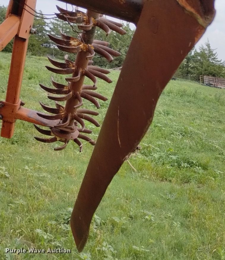 image for item DP3297 Sunflower 8660  sweep plow