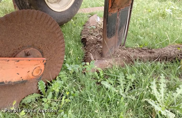 image for item DP3297 Sunflower 8660  sweep plow