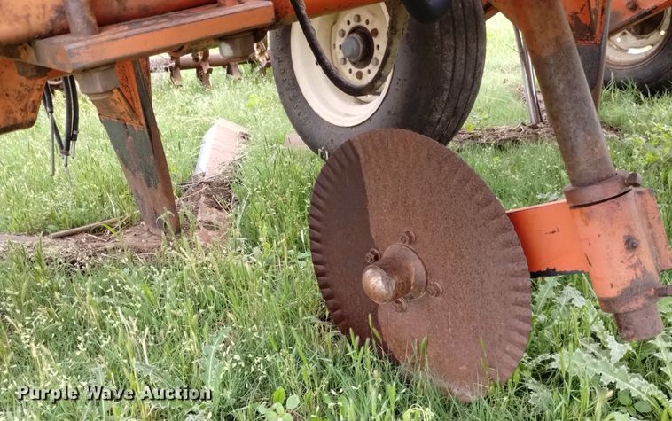 image for item DP3297 Sunflower 8660  sweep plow