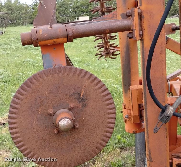 image for item DP3297 Sunflower 8660  sweep plow