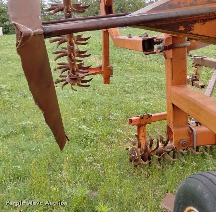 image for item DP3297 Sunflower 8660  sweep plow