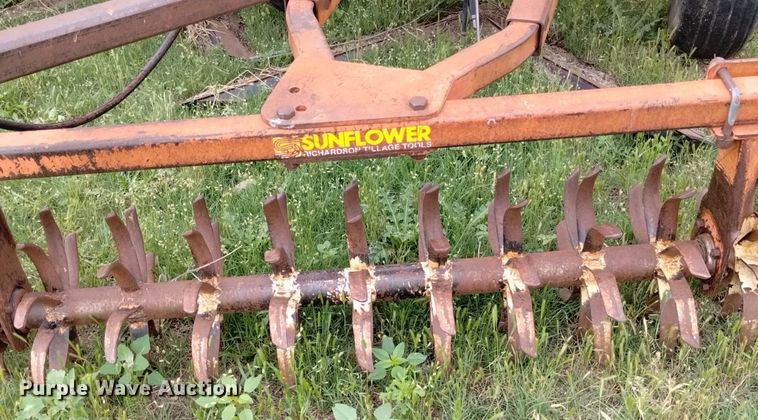 image for item DP3297 Sunflower 8660  sweep plow