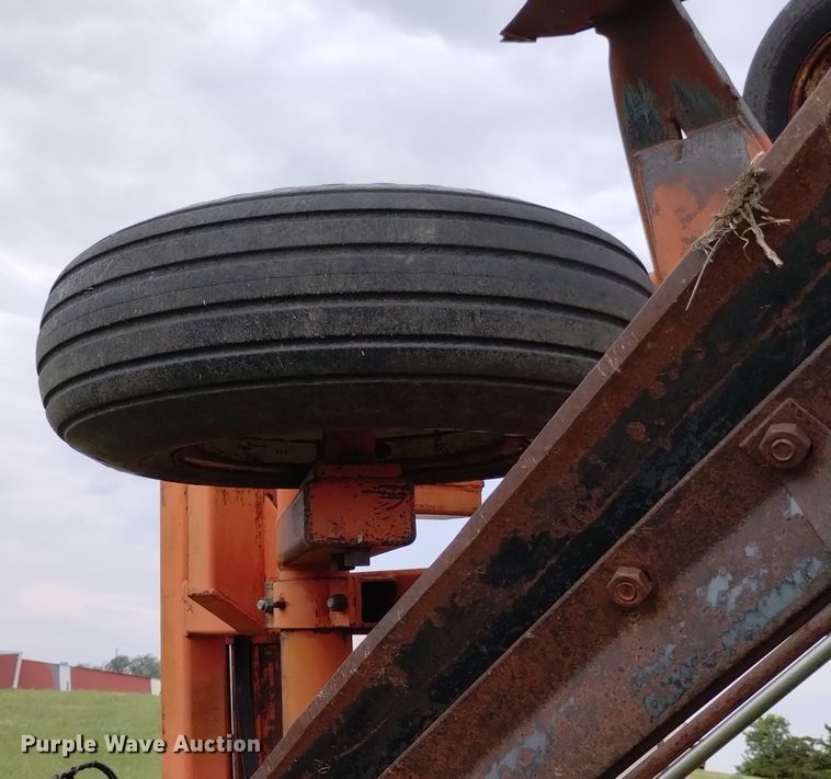 image for item DP3297 Sunflower 8660  sweep plow