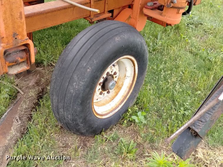 image for item DP3297 Sunflower 8660  sweep plow