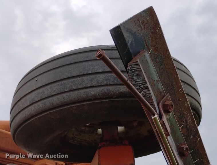 image for item DP3297 Sunflower 8660  sweep plow