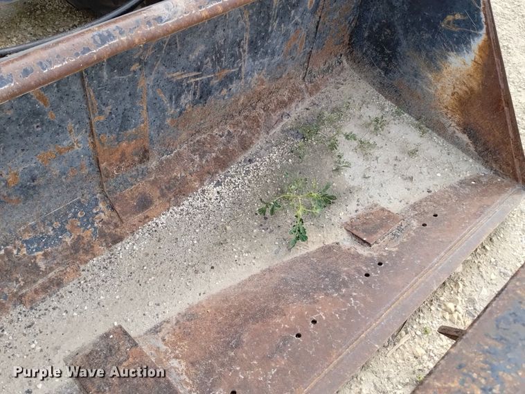 image for item DP3301 2001 New Holland TV140  bi-directional tractor