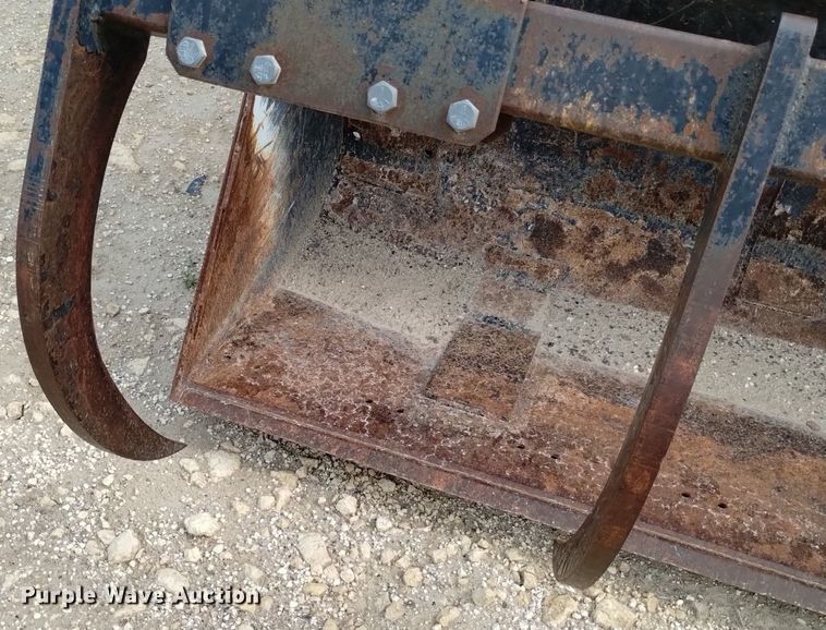 image for item DP3301 2001 New Holland TV140  bi-directional tractor