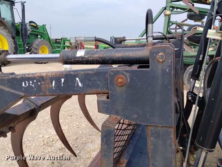 image for item DP3301 2001 New Holland TV140  bi-directional tractor