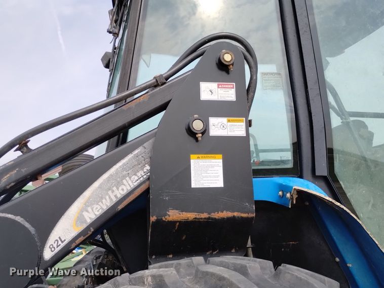 image for item DP3301 2001 New Holland TV140  bi-directional tractor