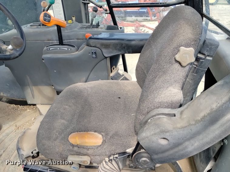 image for item DP3301 2001 New Holland TV140  bi-directional tractor