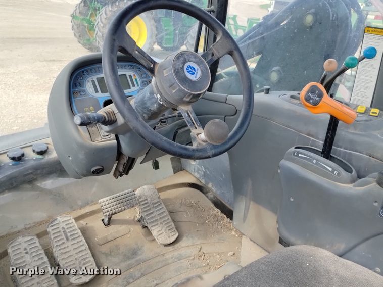 image for item DP3301 2001 New Holland TV140  bi-directional tractor