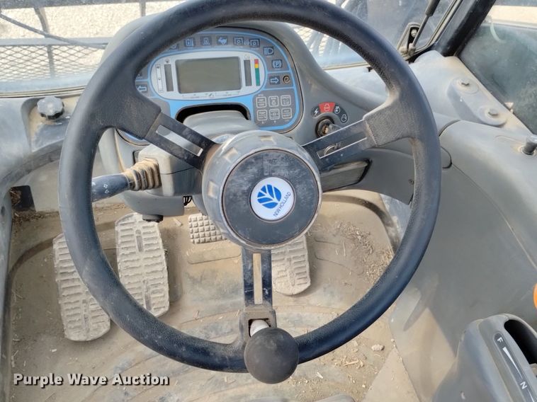 image for item DP3301 2001 New Holland TV140  bi-directional tractor