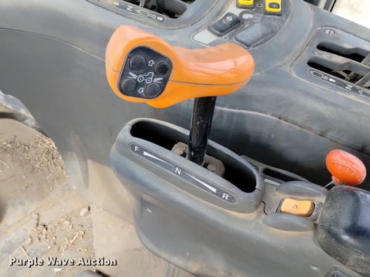 image for item DP3301 2001 New Holland TV140  bi-directional tractor