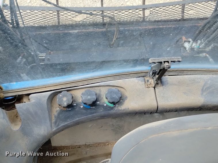 image for item DP3301 2001 New Holland TV140  bi-directional tractor