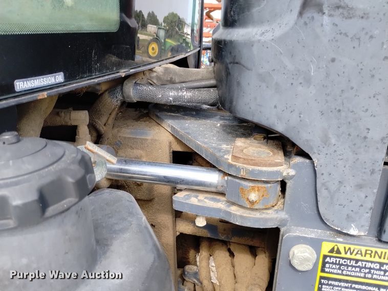 image for item DP3301 2001 New Holland TV140  bi-directional tractor