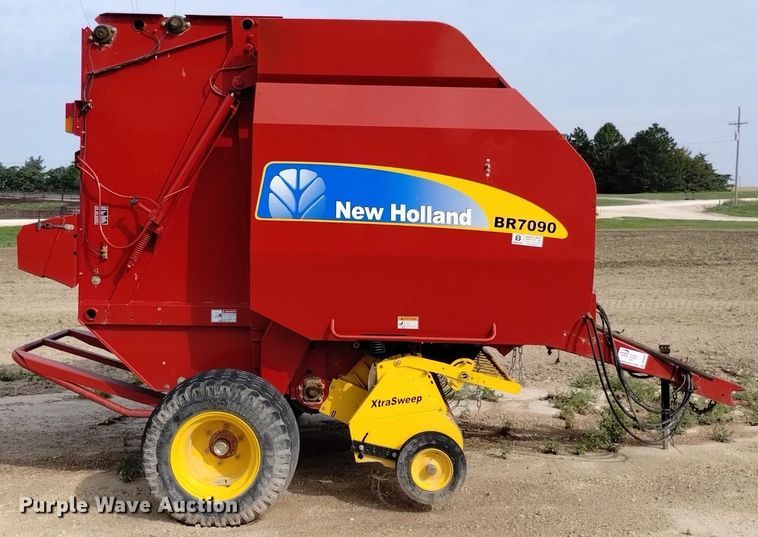 image for item DP3302 2008 New Holland BR7090  round baler
