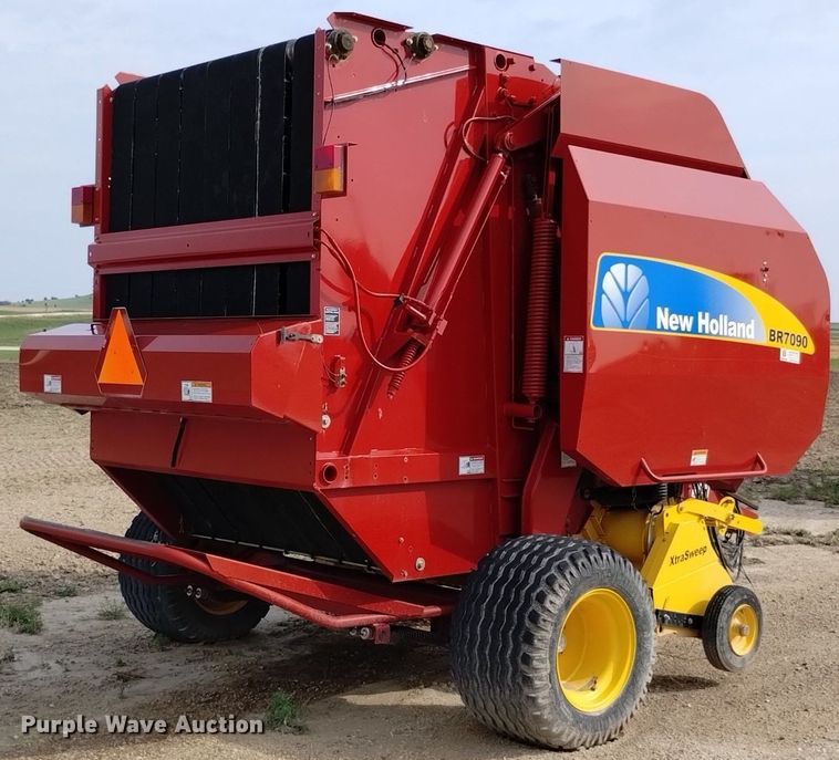 image for item DP3302 2008 New Holland BR7090  round baler