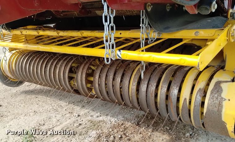 image for item DP3302 2008 New Holland BR7090  round baler