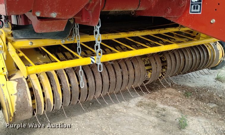 image for item DP3302 2008 New Holland BR7090  round baler