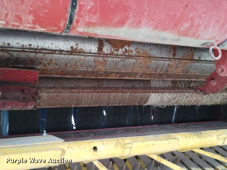 image for item DP3302 2008 New Holland BR7090  round baler