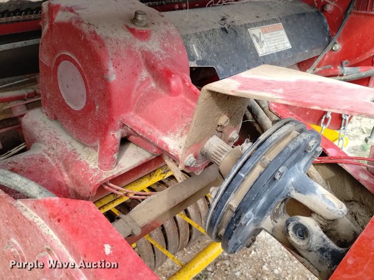 image for item DP3302 2008 New Holland BR7090  round baler