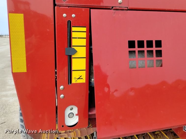 image for item DP3302 2008 New Holland BR7090  round baler