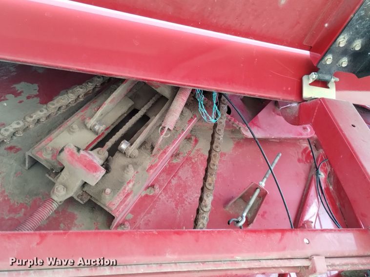 image for item DP3302 2008 New Holland BR7090  round baler