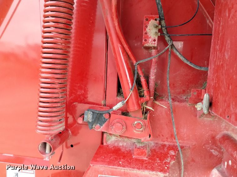 image for item DP3302 2008 New Holland BR7090  round baler