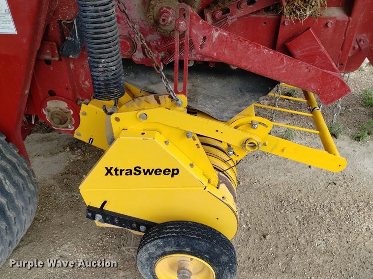 image for item DP3302 2008 New Holland BR7090  round baler