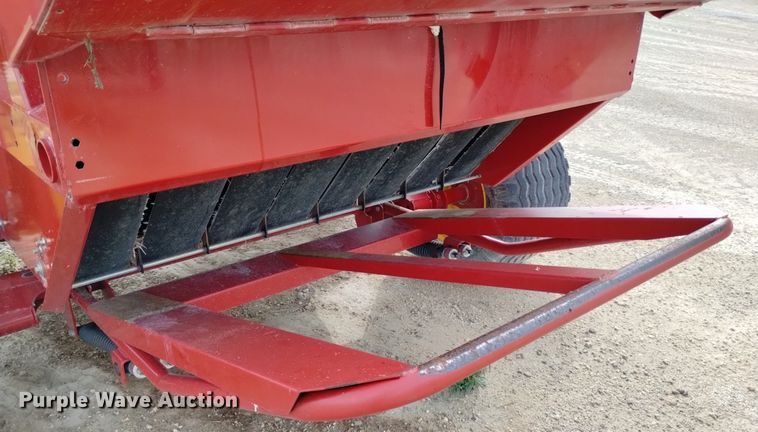 image for item DP3302 2008 New Holland BR7090  round baler