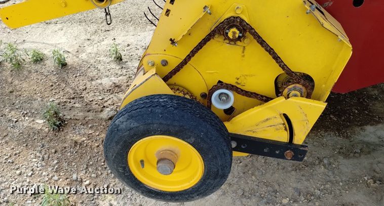 image for item DP3302 2008 New Holland BR7090  round baler