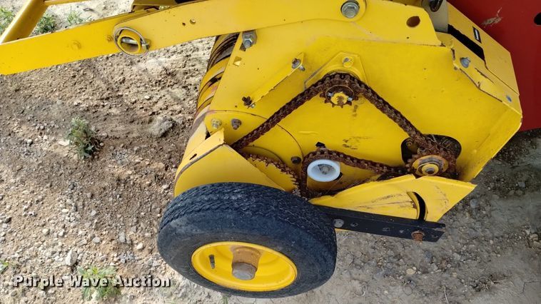 image for item DP3302 2008 New Holland BR7090  round baler