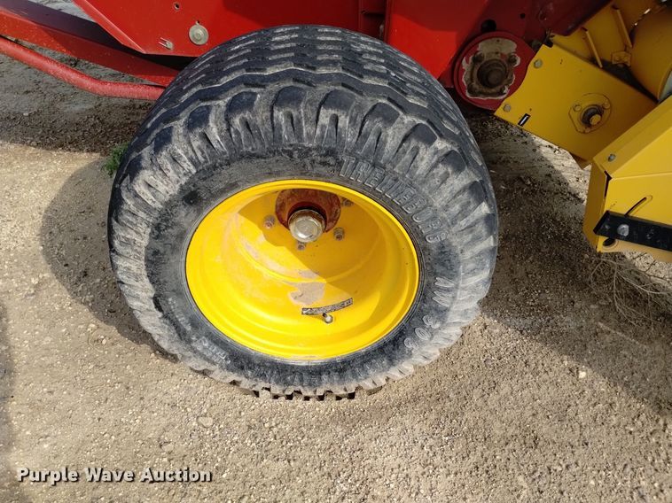 image for item DP3302 2008 New Holland BR7090  round baler