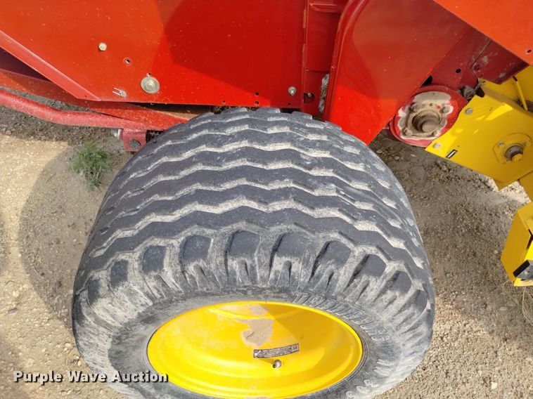 image for item DP3302 2008 New Holland BR7090  round baler