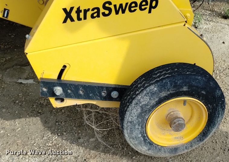 image for item DP3302 2008 New Holland BR7090  round baler