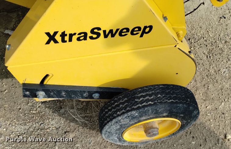 image for item DP3302 2008 New Holland BR7090  round baler