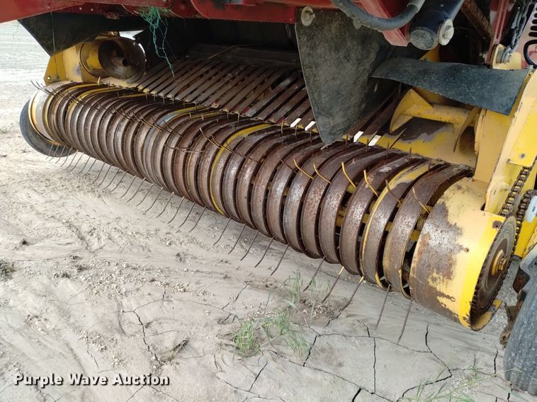 image for item DP3303 2008 New Holland BR7090  round baler