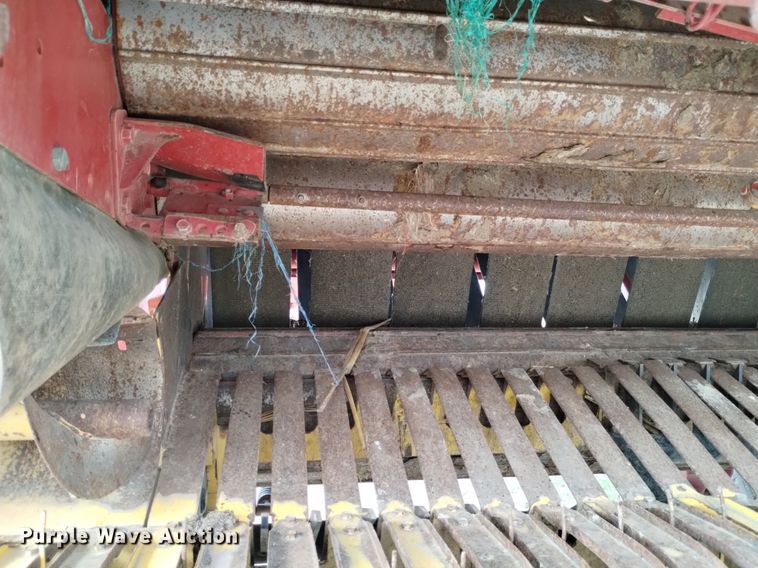 image for item DP3303 2008 New Holland BR7090  round baler